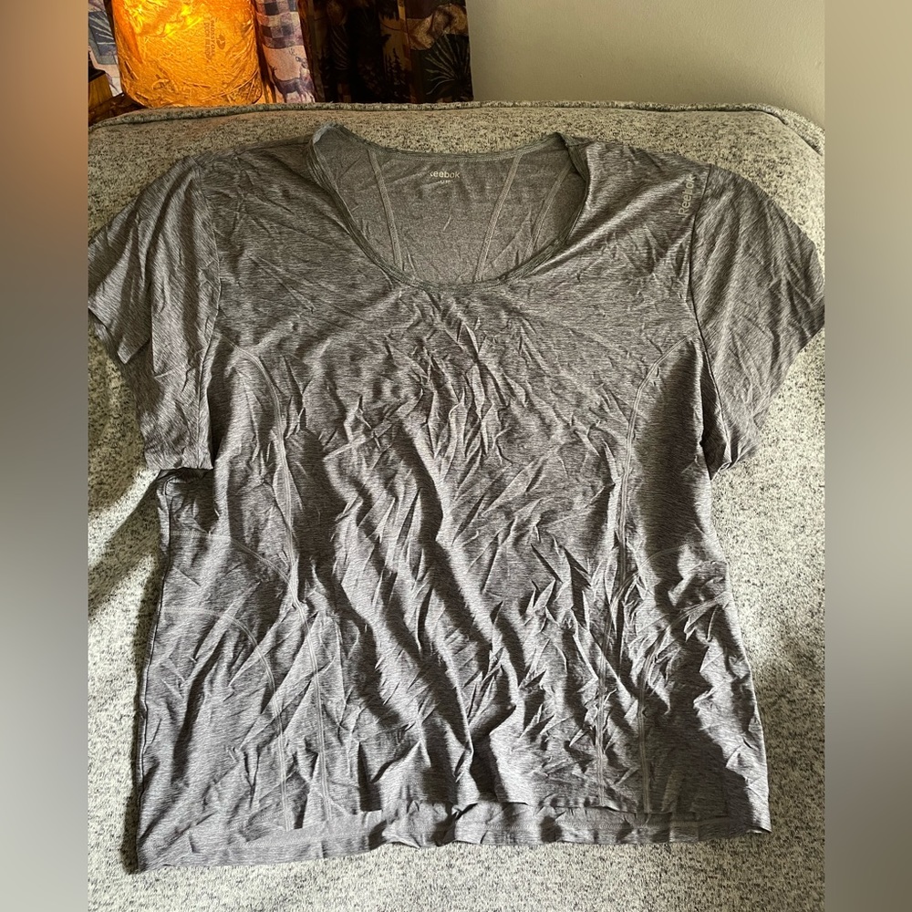 NWOT Reebok athletic Top Sz 3X.